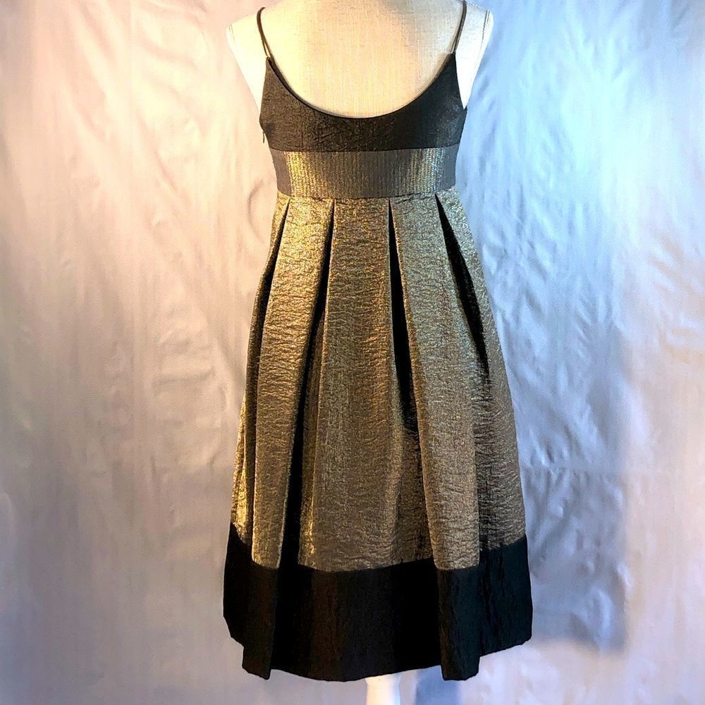 Laundry by Shelli Segal Dress Gold & Black Metallic Spaghetti Straps EUC 4 👍